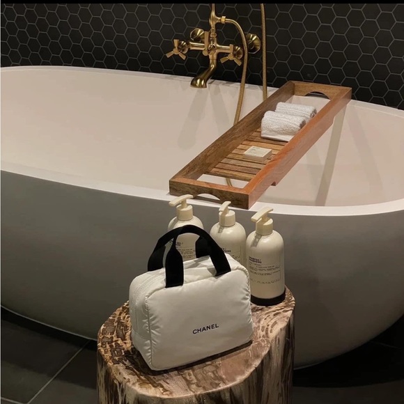 CHANEL PUFFY TOTE BAG - Picture 3 of 6